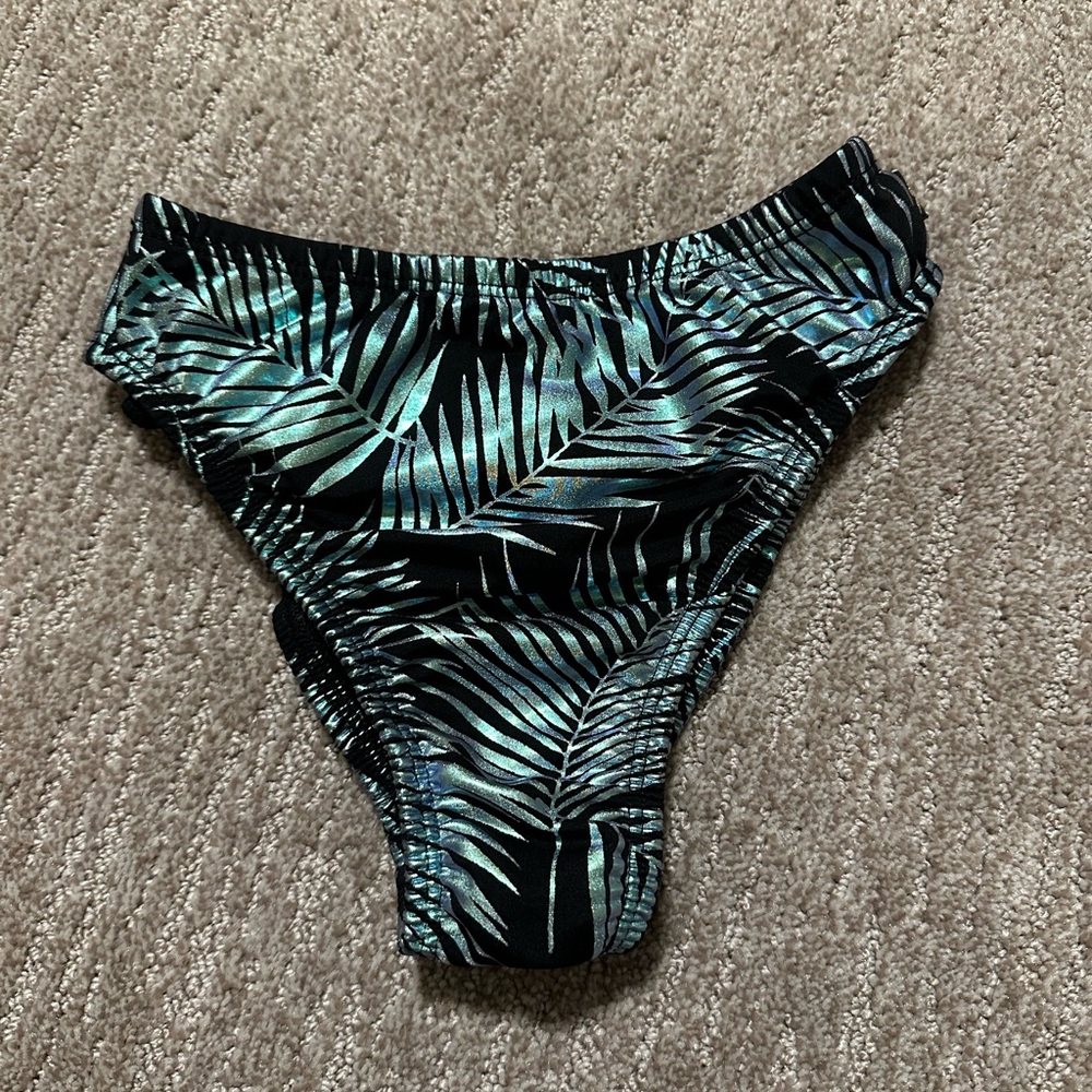 Cleo the Hurricane Sz S high waisted short